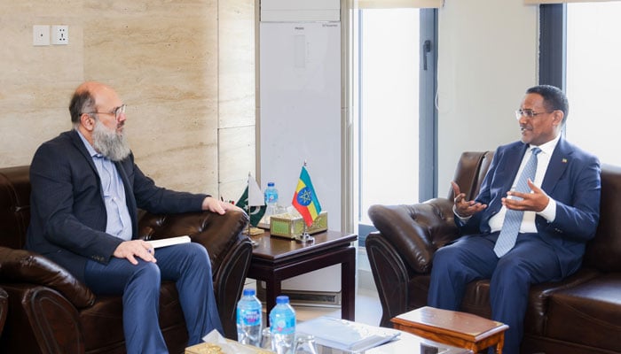 Dr. Oumer Hussien Oba, Ambassador Extraordinary and Plenipotentiary of the Federal Democratic Republic of Ethiopia (FDRE), calls on Jam Kamal Khan, Federal Minister of the Islamic Republic of Pakistan for Commerceon April 16, 2026. — Facebook@Ethiopia Embassy Islamabad