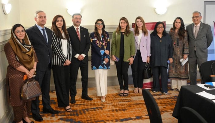 The image shows a group photo of the participants of the event organised by the HR Metrics.  — LinkedIn@hr-metrics/File