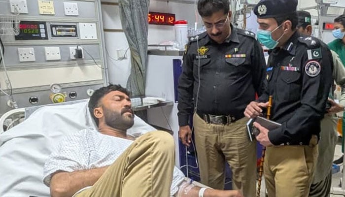 District West SSP Tariq Ilahi Mastoi visits hospital  on April 17, 2026. — Facebook@sindhpolicedmc