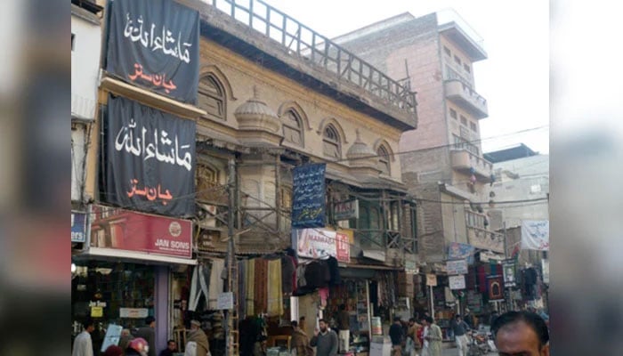 The representational image shows a view of the Qissa Khwani Bazaar in Peshawar, KP. — APP/File