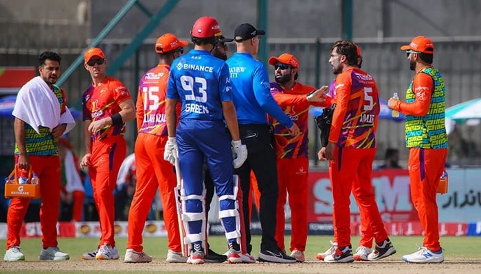Umpires intervene after heated exchange between Rawalpindiz pacer Mohammad Amir (left) and Faheem Ashraf of Islamabad United during the PSL match at National Bank Stadium, Karachi, on April 23, 2026. — PSL