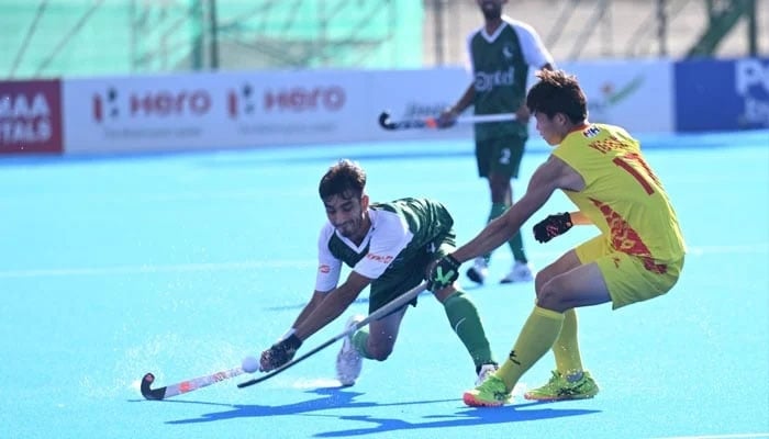 Pakistan in action against China. —Facebook/@asianhockeyfederation/File