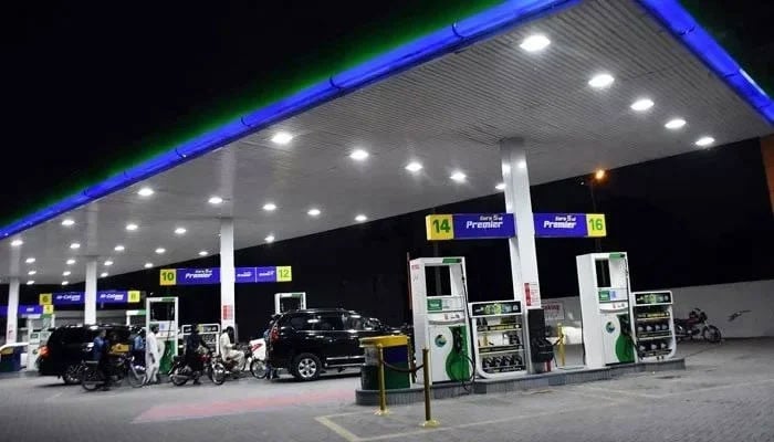 Govt hikes IFEM by Rs30.21 on diesel, Rs3.15 on petrol