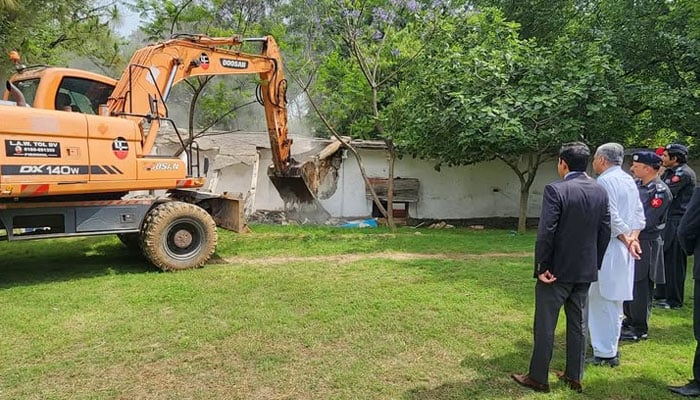 Federal Interior Minister Mohsin Naqvi personally supervising crackdown on illegal land occupation in Islamabad on April 27, 2026. — Facebook@Ministry of Interior GoP