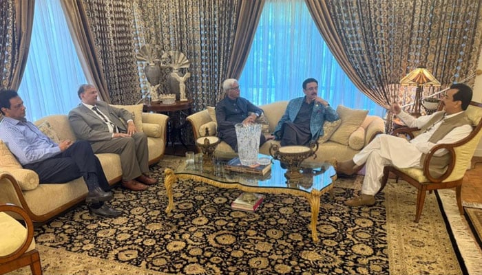 Acting President Syed Yousaf Raza Gilani meeting vice chancellors of various universities in Lahore on April 28, 2026. — PID