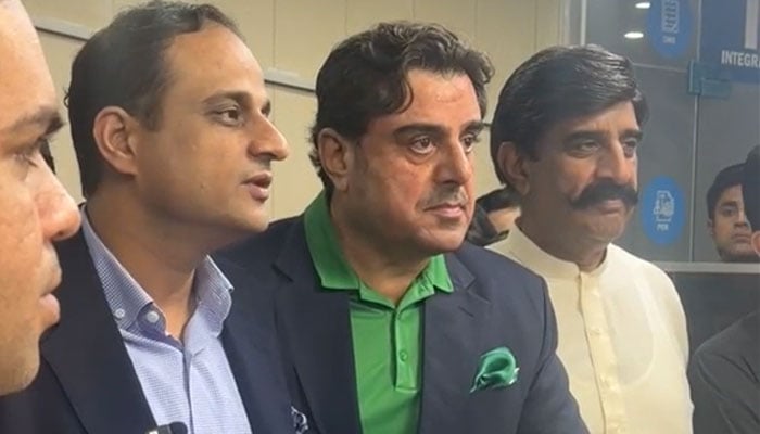 Mayor Karachi Barrister Murtaza Wahab, flanked by Punjab Minister for Housing Bilal Yaseen, is talking to the media, on April 29, 2026. — Facebook@barristermurtazawahabofficial/Screengrab