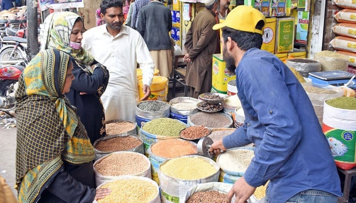 Economy seen resilient despite ME risks: finance ministry