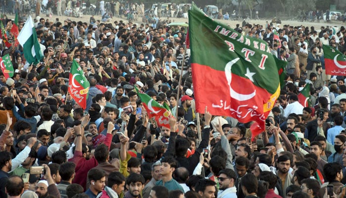 Activists of PTI protest rally in favour of their demands in the Provincial Capital in Karachi on January 11, 2026. — Online