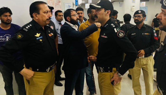 The personnel of the Sindh police are at the private bank located on Manghopir Road,  on May 4, 2026. — Facebook@sindhpolicedmc