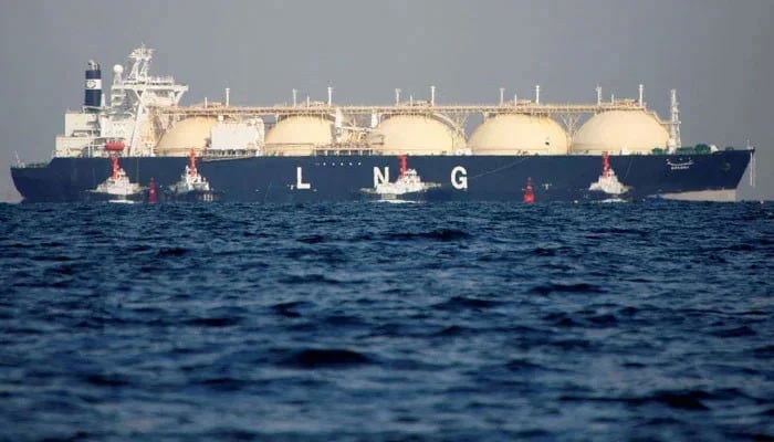 Pakistan scrambles for spot LNG supplies as Qatar cargoes stall