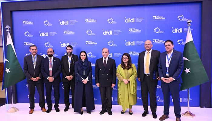 PM Shehbaz Shareef along with DCO members posing for a photo on the ceremony of the inaugural of DFDI, May 6, 2026. —Facebook@dco.org