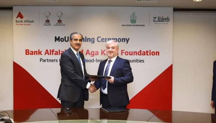 Atif Bajwa, President and CEO at Bank Alfalah (left) and Akhtar Iqbal, CEO at AKF Pakistan. — AKFUSA website/File