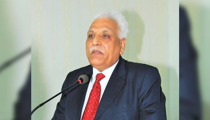 A leading mental health expert and former head of the World Psychiatric Association, Prof Dr Afzal Javed, addresses an event. — Facebook@kemulahore/File