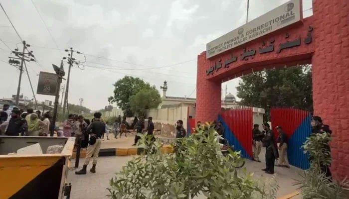 A still taken from a video shows the main gate of District Prison and Correctional Facility Malir, Karachi. — Geo News