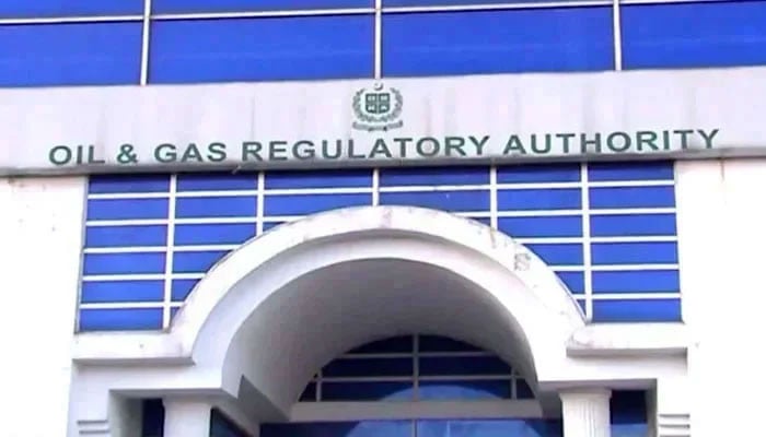 Ogra directs oil firms to ensure timely lifting of fuel from refineries