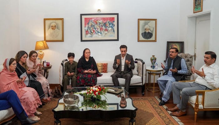 Pakistan Peoples Party Chairman Bilawal Bhutto Zardari offers condolences at the residence of former Punjab Chief Minister and former federal minister Mian Manzoor Wattoo over his demise on May 19, 2026. — Facebook@Bilawalhouse