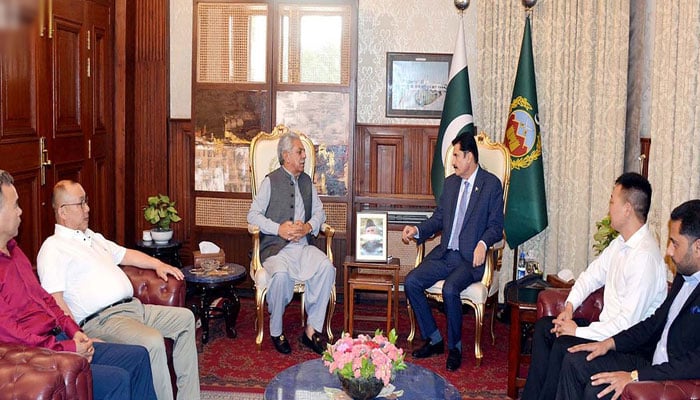 A delegation of a Chinese mining company led by former provincial minister Yousaf Ayub meets Khyber Pakhtunkhwa Governor Faisal Karim Kundi at the Governors House, Peshawar, on 20 May 2026. — NNI