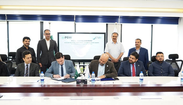 An image from the ceremony of the MoU signing between Pakistan Single Window (PSW) and EXIM Bank of Pakistan. —Facebook@pakistansinglewindow