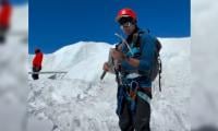 ACP Greets Salman On Summit Of Mount Everest