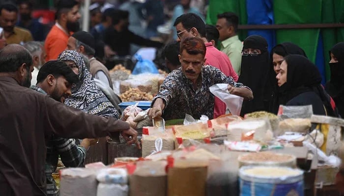 Weekly inflation down 0.33pc