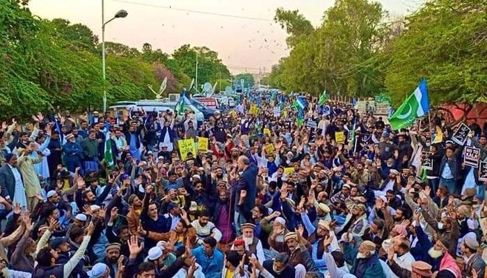 The image shows a Jamaat-e-Islami protest in Karachi. — X/@KarachiJamaat