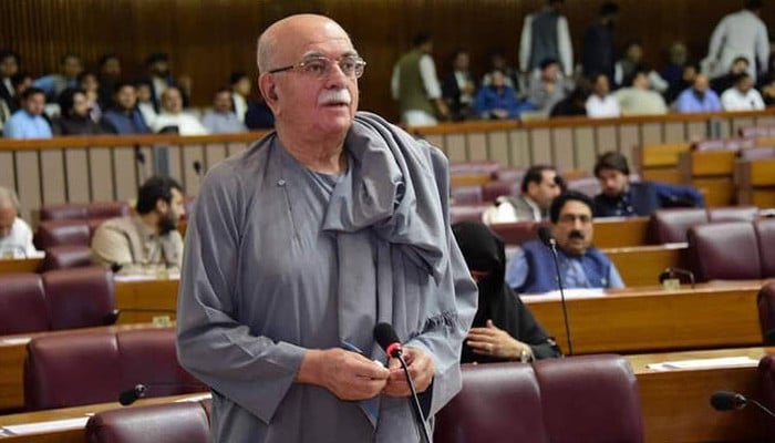 NA boycott to continue on Imran issue: Achakzai