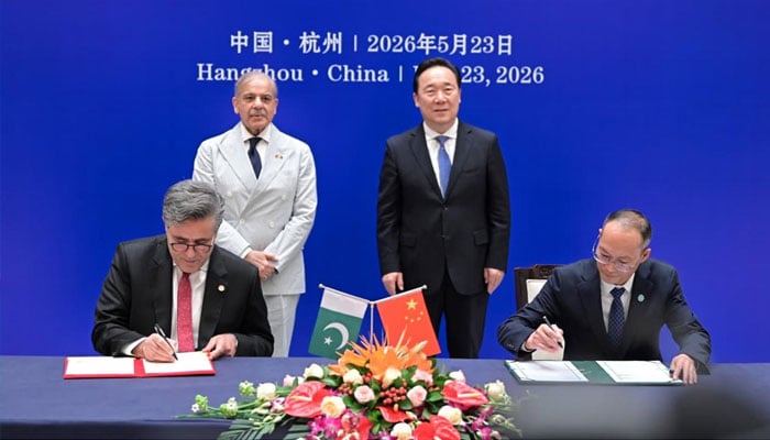 Prime Minister Muhammad Shehbaz Sharif, along with Mr. Wang Hao, Party Secretary of the CPC Zhejiang Provincial Committee, witnessed the signing ceremony of the MoU of Establishing Friendship Relationship between Zhejiang & Punjab and the Document of Understanding for Establishment of China Pakistan Technology Research Center at Hangzhou Normal University, Hangzhou, May 23, 2026. —PID