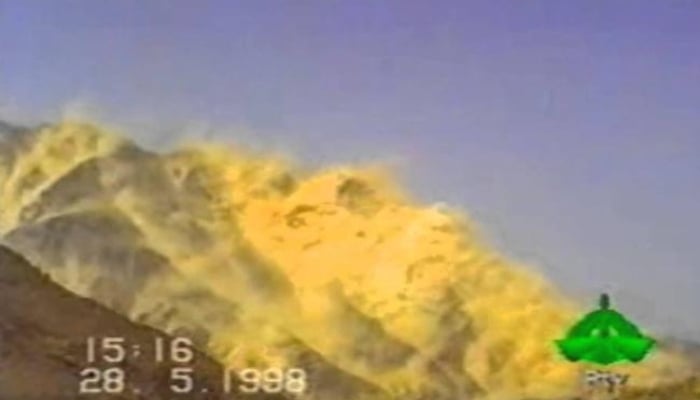 An screengrab from the successful test of the nuclear, on My 28, 1998. —Radio Pakistan