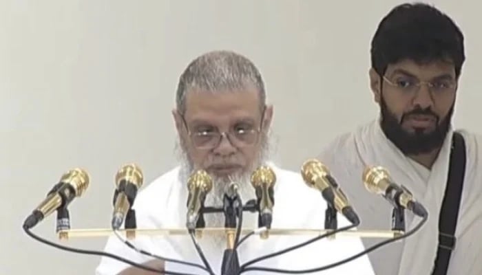 Sheikh Dr Ali Al Hudaify, the Imam of Al-Masjid an-Nabawi, is delivering a Hajj sermon at Namirah Mosque in Makkah on May 26, 2026. — Screengrab via Geo News