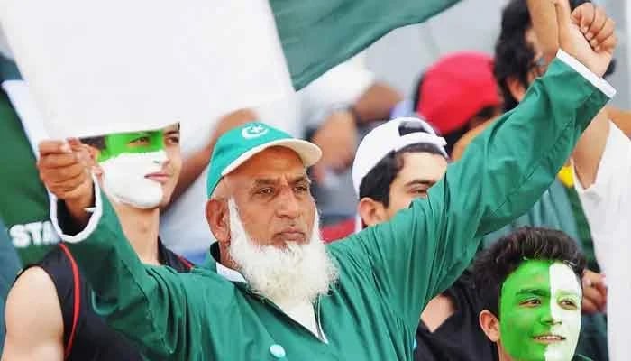 An undated picture of Chaudhry Abdul Jalil famously known as Chacha Cricket. — Geo Super/File