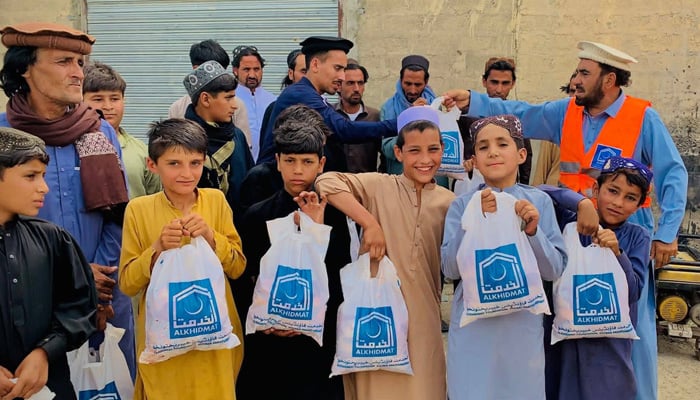 Alkhidmat Foundation Khyber Pakhtunkhwa distributes sacrificial meat among thousands of deserving persons during the three days of Eidul Azha. — Facebook/@Alkhidmatfoundationkp
