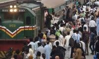 Families, Workers Return From Native Towns After Eid