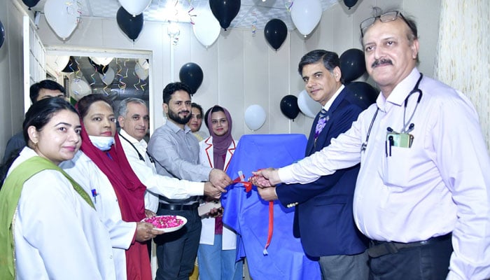 Principal of Amiruddin Medical College & PGMI, Prof Dr Farooq Afzal, and others, inaugurating the echocardiography machine in Lahore General Hospital (LGH) on June 1, 2026. — Facebook@lghlahore