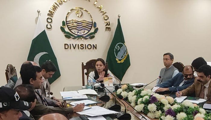 Commissioner Lahore Division Marryam Khan chairs a meeting on May 7, 2026. —Facebook@commissionerlahoredivision