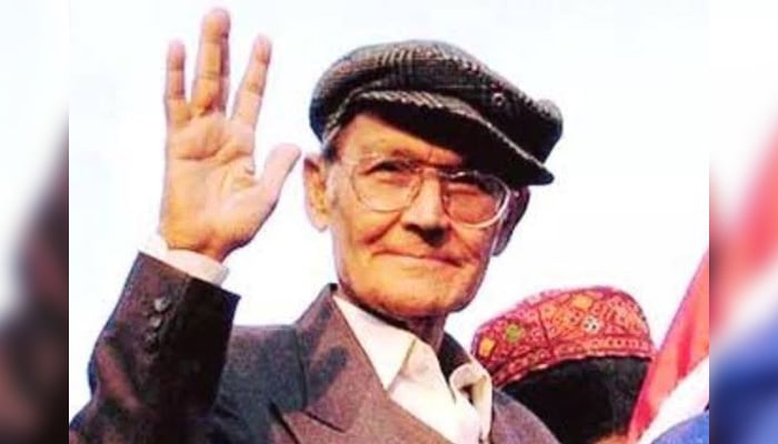 An undated photo of politician, lawyer and writer Rasul Bakhsh Palijo. — Facebook/Rasool bux palijo