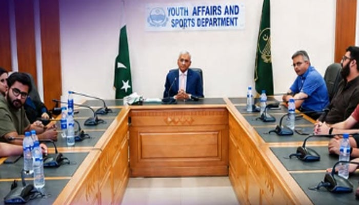 Secretary Youth Affairs and Sports, Punjab, Fazlur Rehman, in a meeting with a delegation of successful trainees from the CM e-Rozgar Training Programme on June 10, 2026. — Facebook@SportsBoardPunjab