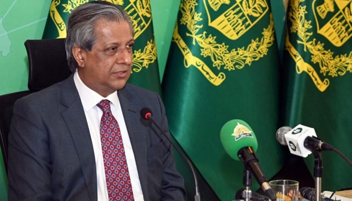 Minister reminds PTI convicted person can’t lead party