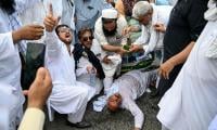 One Injured As Police Clash With Protesting Govt Employees In Red Zone