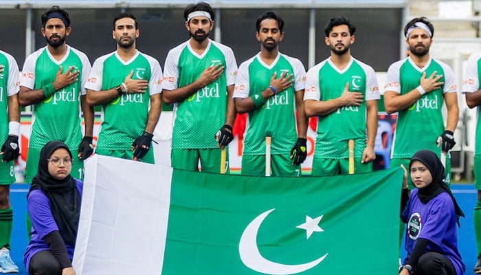 Pakistan players sing national anthem ahead of their FIH Nations Cup Pool B match against New Zealand at the National Hockey Stadium in Kuala Lumpur on June 18, 2025. — FIH/Fil