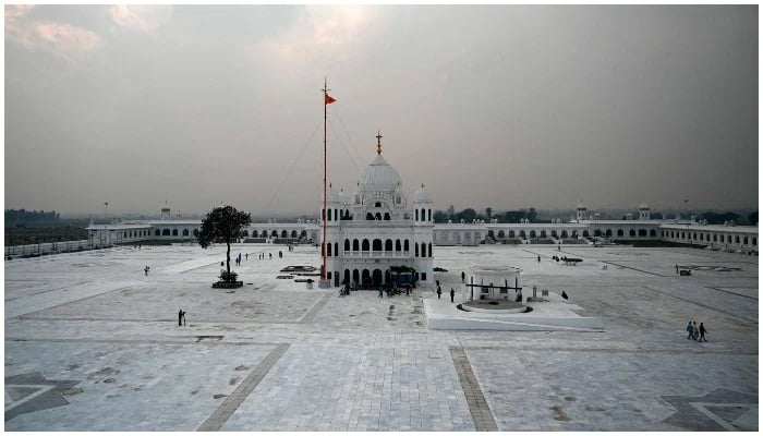 Sikh pilgrims from different countries visit the Shrine of Baba Guru Nanak Dev at the Gurdwara Darbar Sahib, in the Pakistani town of Kartarpur, near the Indian border, on November 6, 2019. —AFP