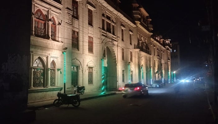 A car passing by  Karachi Chamber of Commerce and Industry (KCCI) building Karachi. —TheNews/AquibAli/File