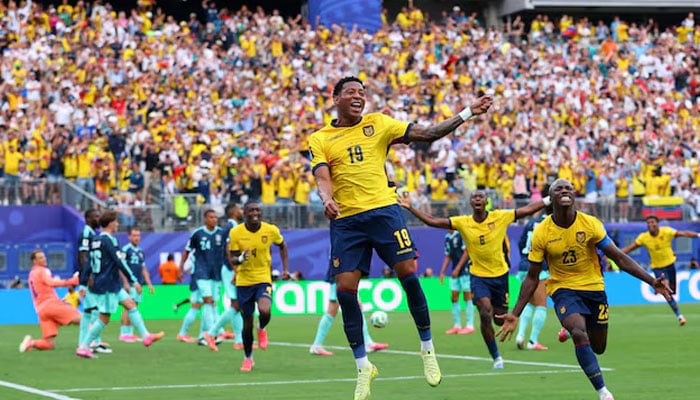 Ecuadors Gonzalo Plata celebrates scoring their second goal with Moises Caicedo. —Reuters
