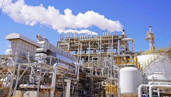 Refinery product offtake falls 8.1pc in June