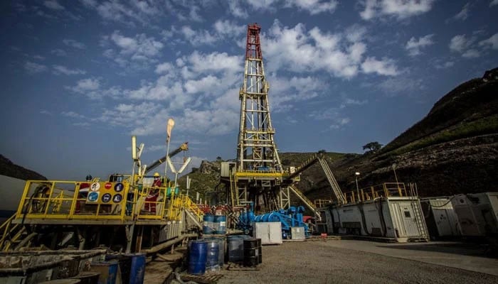 Govt weighs gas sector deregulation as circular debt tops Rs3.6tr