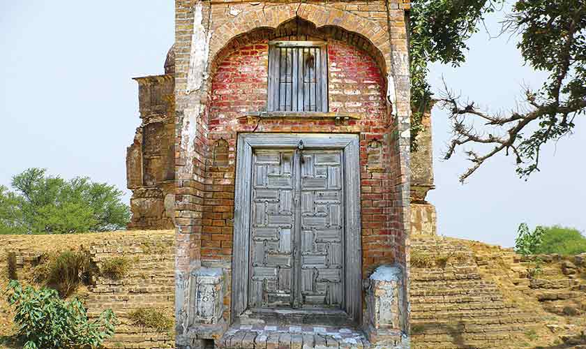 Entrance to the hosue of Santokh Singh in Karnali.
