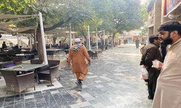 Walk and shop; hit or miss?