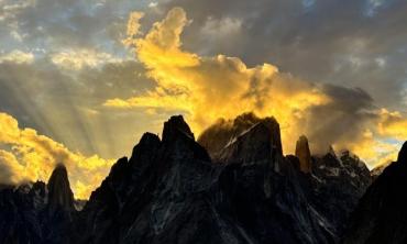 Reading the year through travel