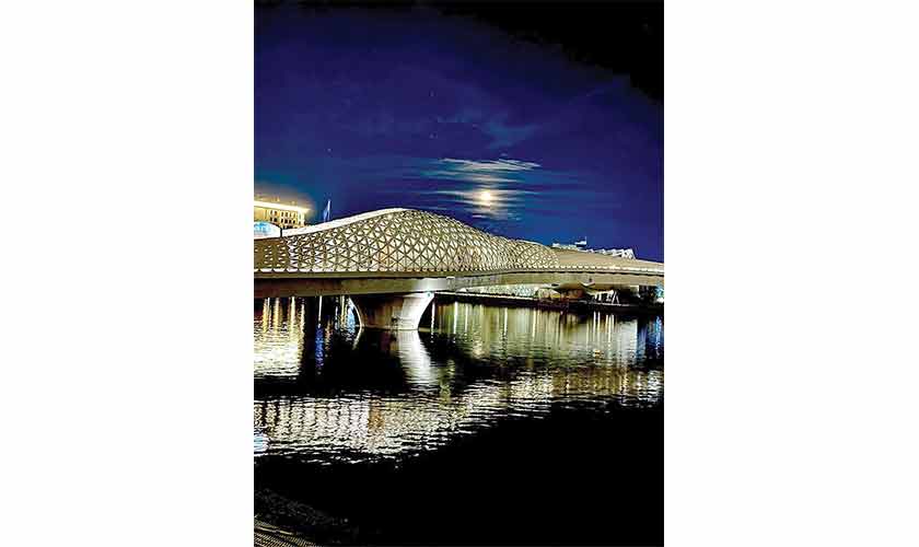 Astana Grand Mosque.Bridge over the Ishim River.