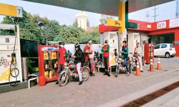 Conservation without metrics