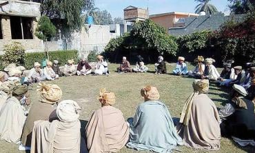 De-escalation through dialogue